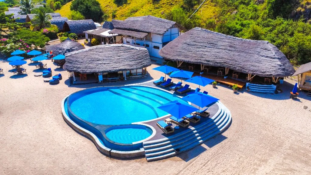 New beachfront swimming pool at Komodo Resort